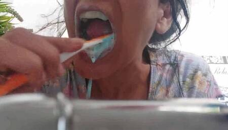 Avi Milf Mouth Milf Toothbrushing Ahhhh uvula & tongue show