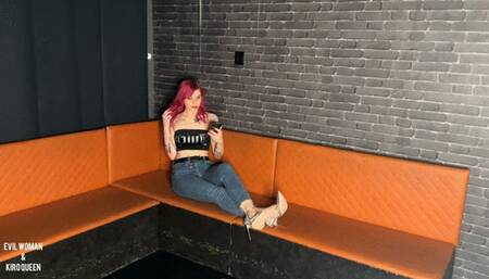 Learnig how to peggins from Evil Woman