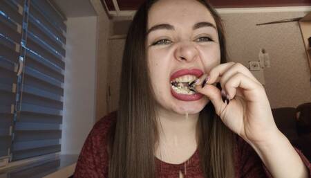 Sharp teeth-crusher fangs