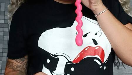 blow long balloons