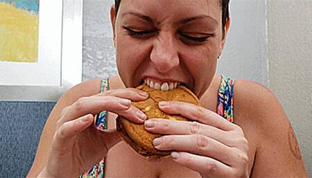 Pigging Out On My Fried Chicken Dinner (SD 720p WMV)