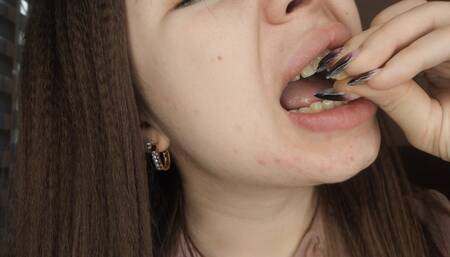 A demonstration of the abilities of a powerful mouth