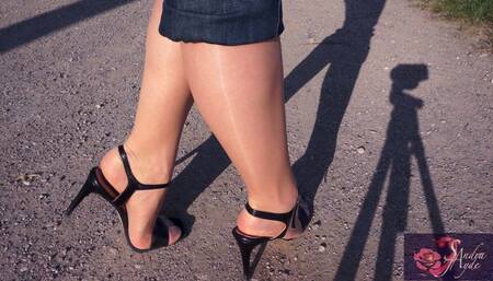 Sandra Jayde 22-04-22 Foot Fetish in Shiny Nylon and Sandals Block Heels (1080p)