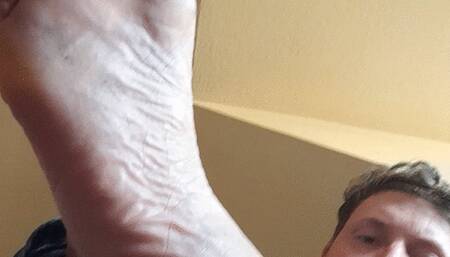 This is one of my last clips worship my feet,sicko