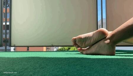 SUNBATHING FEET ON A BALCONY - MP4 Mobile Version