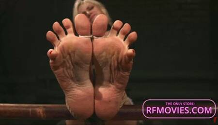 Astrid - Bastinado and other painful games with her amazing feet (HD 720p MP4)