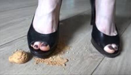 Little biscuits crush ASMR