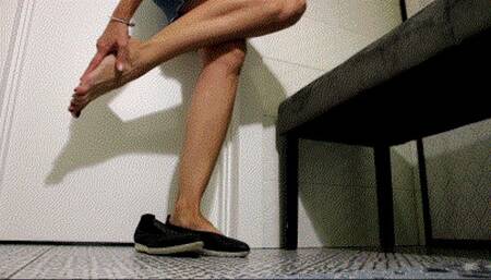 She waiting in ballet flats AVI