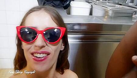 Tara Cherry X - Je Vais Dans Un Restaurant Et Les Cuisi P3