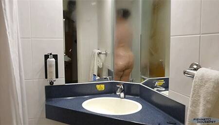 Spying On Coworker In The Shower (WMV)