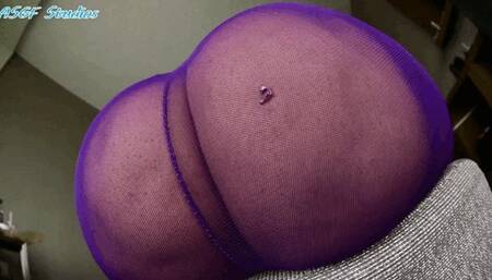 Nixlynka traps punys in her pantyhose! - MOV