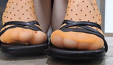 MY ORANGE SEQUINED SOCKS!MP4