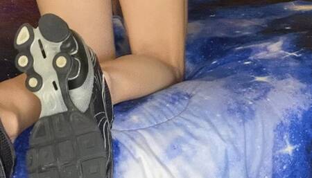 Soles - remove runners - laying on bed