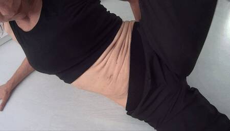 She cleaned my outie belly button with her tongue 4Ea