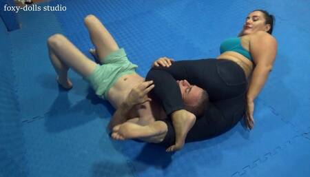 Ina in Tight Jeans Is Not Less Painful