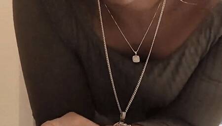 Naejae plays with Rose