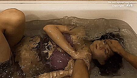 Underwater breath play Zarina