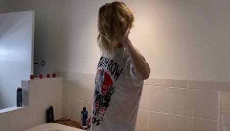 Lauren Vex - Thursday Morning Shave