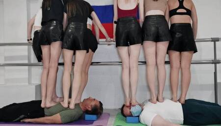 Multitrampling training #23 (Part 1): new models coming - 7 girls start terrorising men with bare feet