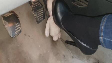 Pedal Pumping Plushie 1 WMV