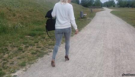 High heel gets stuck and_breaks_off wmv 1280 x 720