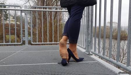 I lose my Jimmy Choo shoe on a rainy day wmv 1280 x 720