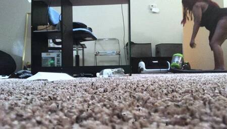 Giantess Recaptures her Tiny Prisoners  4k