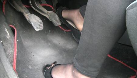 Petra in nylons and ballet Flats Pedal Pumping - Revving (720p)