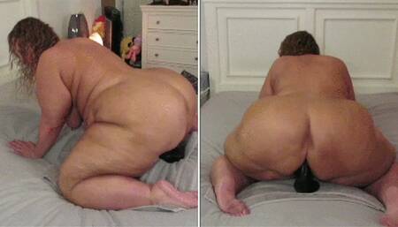 STRETCHING MY FAT PUSSY