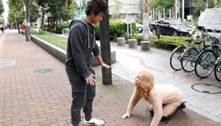 Humble asian fills up her holes