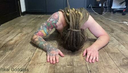 Worshiping My smelly Vans shoes and stocked feet while I’m crashing My slaves palms