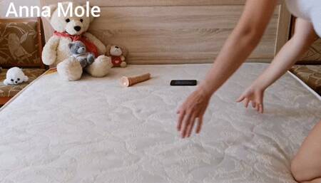 PAWG masturbates pussy in doggy position and cums, ass and feet