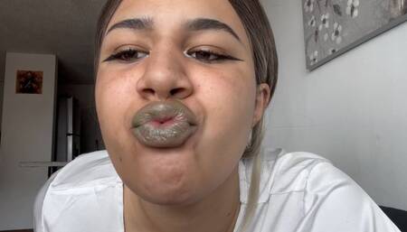 360P VER I allow you to worship my young, juicy and big lips