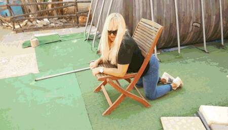 Did she manage to get out? AVI(1920x1080)FHD