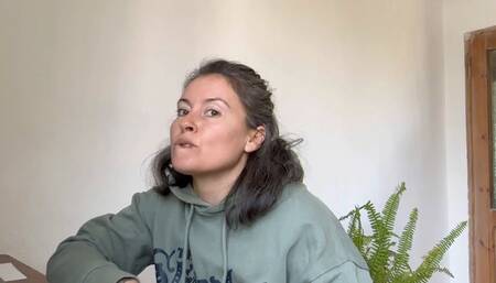 bites lips, cheeks, with sharp teeth wmv