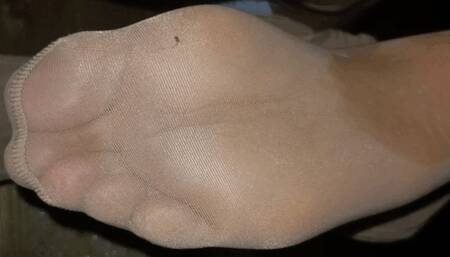 Evelyn - Worshipping her sweaty feet in stockings and covering them with cum [foot worship, footjob] (1080p)