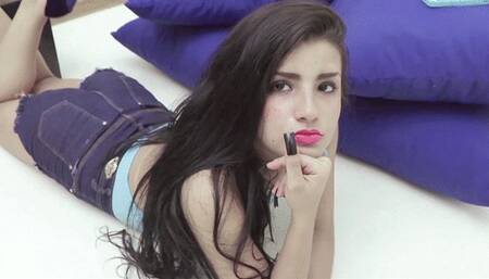 Smoking Cigar Model Model JULIA 02 (Mp41920X1080)