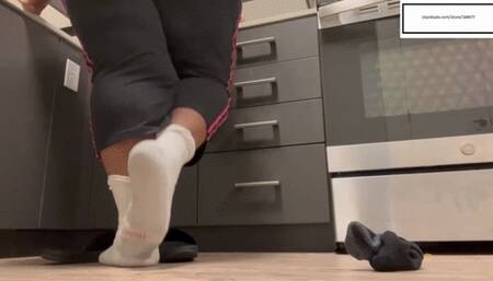 Mscumlicious84 Candid Itchy Feet 13