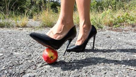 tko23 Apple under high heels (mp4-FHD)