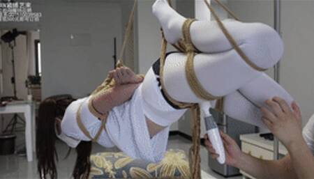 XY Bondage 116-The girl with twin tails wearing white pantyhose was hung up with a vibrator to reach climax