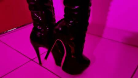 SUCCUBBUS SHOWING MONSTER DICK