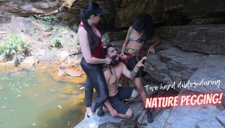 Duda and Nara enjoy some wild life pegging adventure (720 EN-sub)