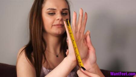 Pretty Girls Hand Measure - HD MP4