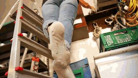 Cleaning the garage MP4(1920x1080)FHD