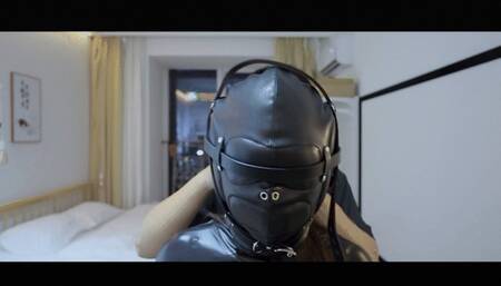 YT2165 What is in The Gunny Bag