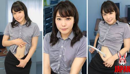 Belly Button Clean-Up Sets the Fire at the office with Yui KASUGANO