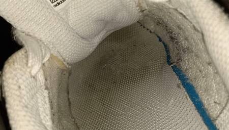 Catherine - Sniffing her sweaty sneakers and cumming on her soles [foot worship, footjob, socks, dirty feet] (1080p)