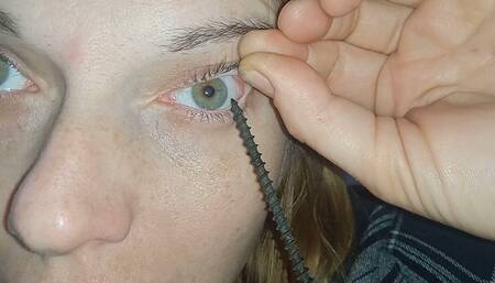 Take out the eyes with the screw