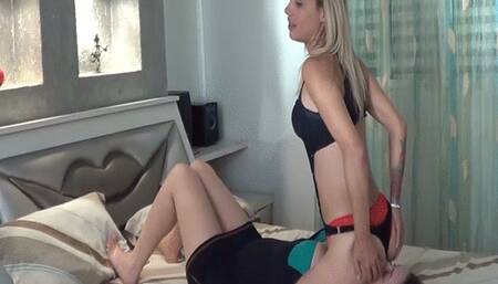 ASS SMOTHERING AND PUSSY LICKING LESBIAN FANTASY