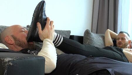 Daniell Cock Play While Getting His Feet Worshipped